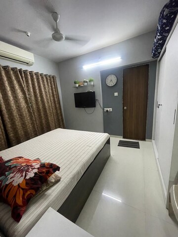 Bedroom in 2 BHK Apartment at Shree Riddhi Siddhi Sumukh Hills, Kandivali East – for Rent