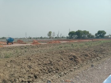  Plot For Sale in Noida Central