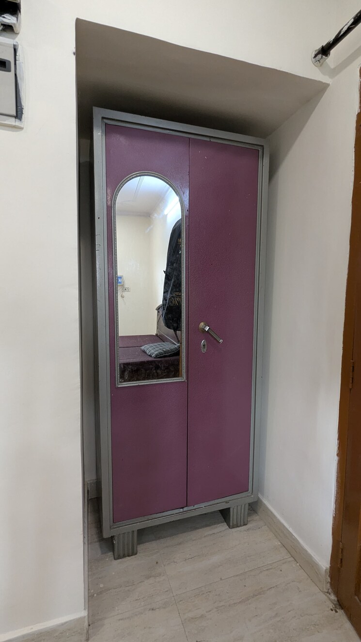 Room, sarita vihar 1 Bedroom 450 Sq.Ft. Apartment In Sarita Vihar Delhi 8714602