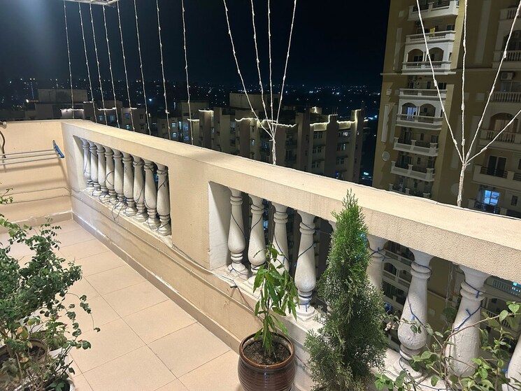 Balcony, purvanchal-royal-city-ii 3 Bedroom 1825 Sq.Ft. Apartment In Chi V Greater Noida Greater Noida 8714625