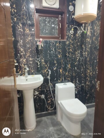 Furnished Amenities in 2 BHK Builder Floor at Mehrauli – for Rent