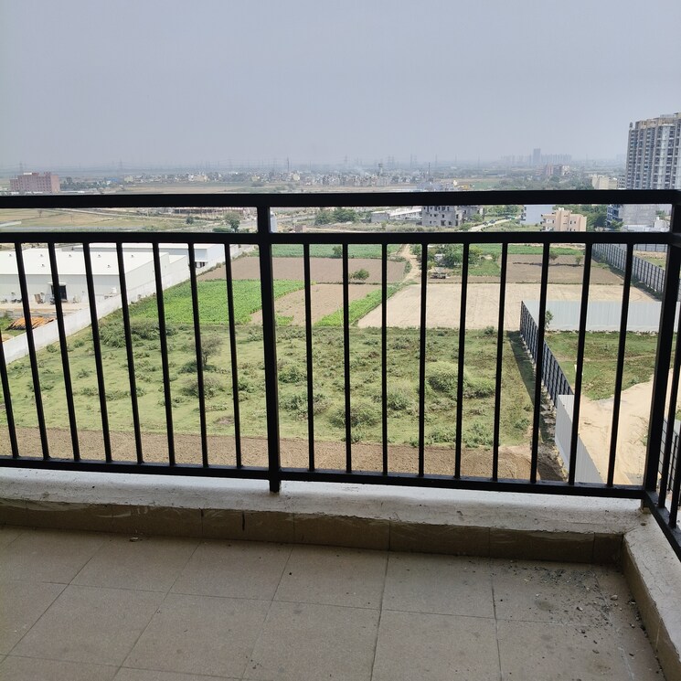 Balcony, rof-aalayas-phase-2 3 Bedroom 645 Sq.Ft. Apartment In Sector 102 Gurgaon 8714637