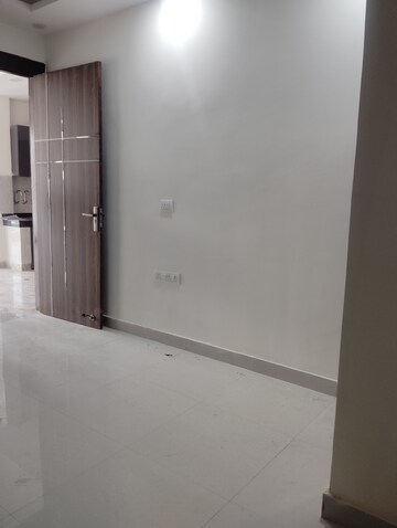 Room in 2 BHK Independent House at Sector 48 – for Rent