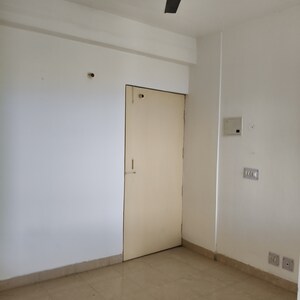 Room in 2 BHK Apartment at Suncity Avenue 102, Sector 102 – for Sale