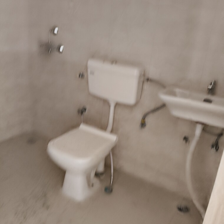 Bathroom, rof-aalayas-phase-2 3 Bedroom 645 Sq.Ft. Apartment In Sector 102 Gurgaon 8714656