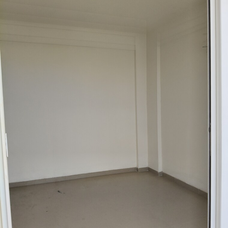 Room, rof-aalayas-phase-2 3 Bedroom 645 Sq.Ft. Apartment In Sector 102 Gurgaon 8714656