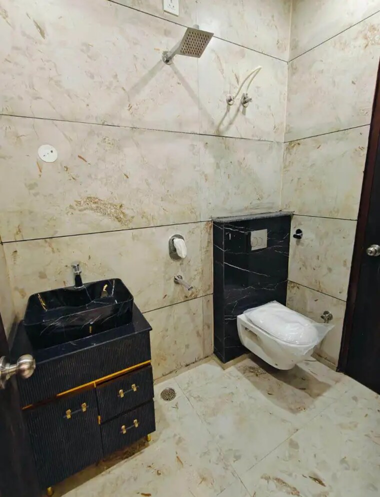 Attached Bathroom, vip road 1 Bedroom 900 Sq.Ft. Apartment In Vip Road Zirakpur 8714666