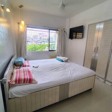 Bedroom in 3 BHK Apartment at Kabra Hyde Park, Manpada – for Rent