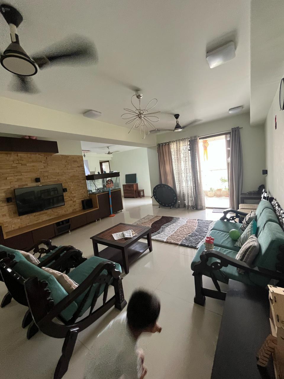 5 BHK Apartment For Rent in Park Titanium 