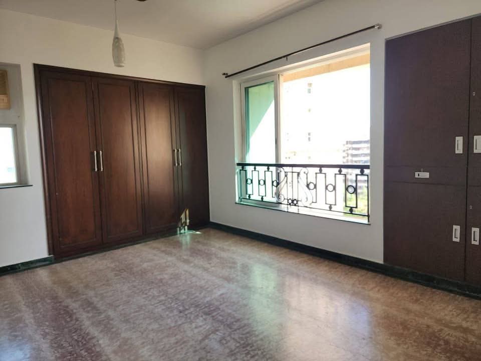 2 BHK + Pooja Room Apartment For Rent in Hiranandani Meadows