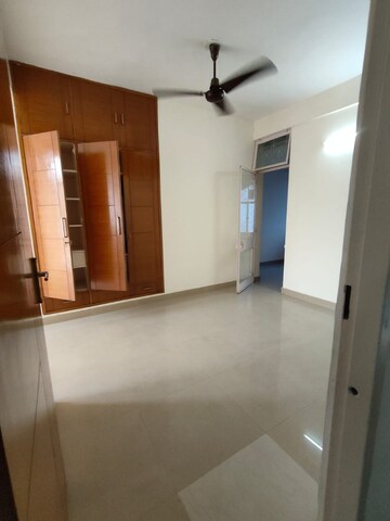 Room in 3 BHK Builder Floor at Saket – for Rent