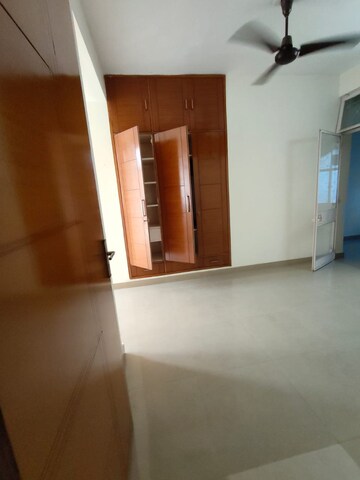 Room in 3 BHK Builder Floor at Saket – for Rent