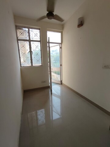 Room in 3 BHK Builder Floor at Saket – for Rent