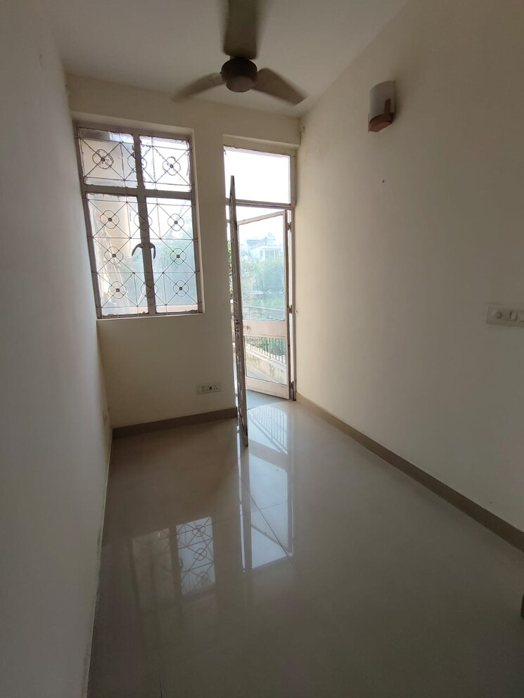 Room, saket 3 Bedroom 2200 Sq.Ft. Builder Floor In Saket Delhi 8714776