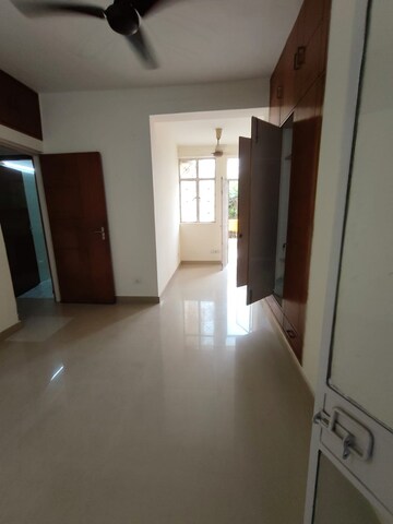 Room in 3 BHK Builder Floor at Saket – for Rent