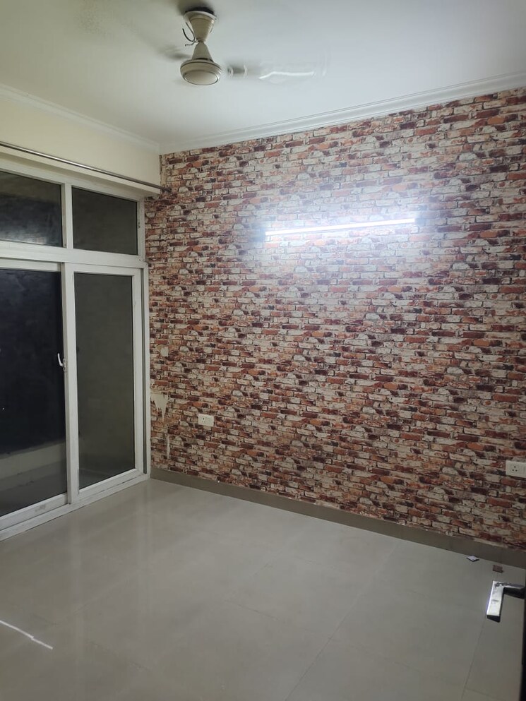 Room, amrapali-crystal-homes 3 Bedroom 1375 Sq.Ft. Apartment In Sector 76 Noida 8714777