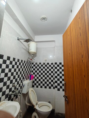 Bathroom in 1 BHK Builder Floor at Saket – for Rent