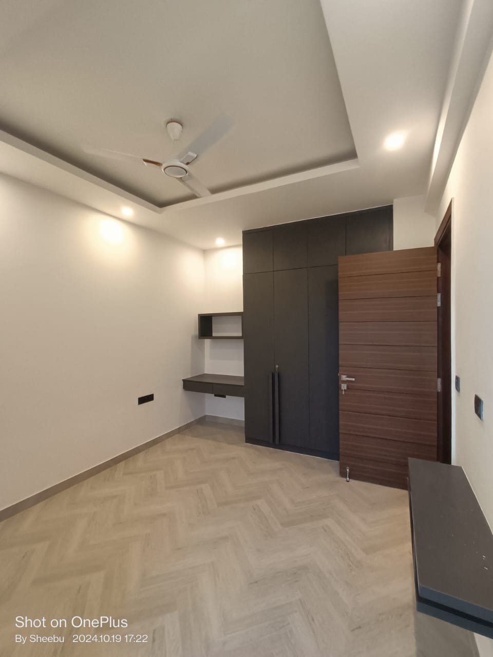 4 BHK + Servant Room Apartment For Rent in DLF The Belaire