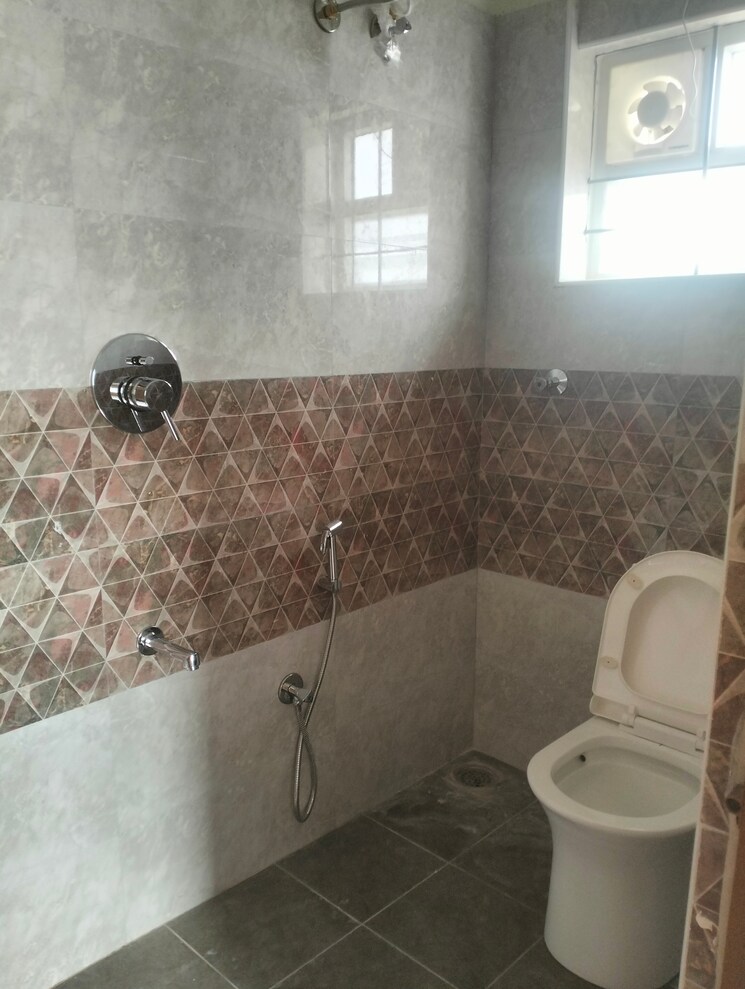 Bathroom, hsr layout 2 Bedroom 1100 Sq.Ft. Builder Floor In Hsr Layout Bangalore 8714819