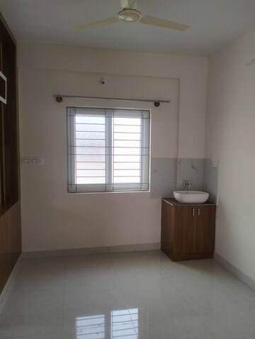 Room in 2 BHK Builder Floor at Hsr Layout – for Rent