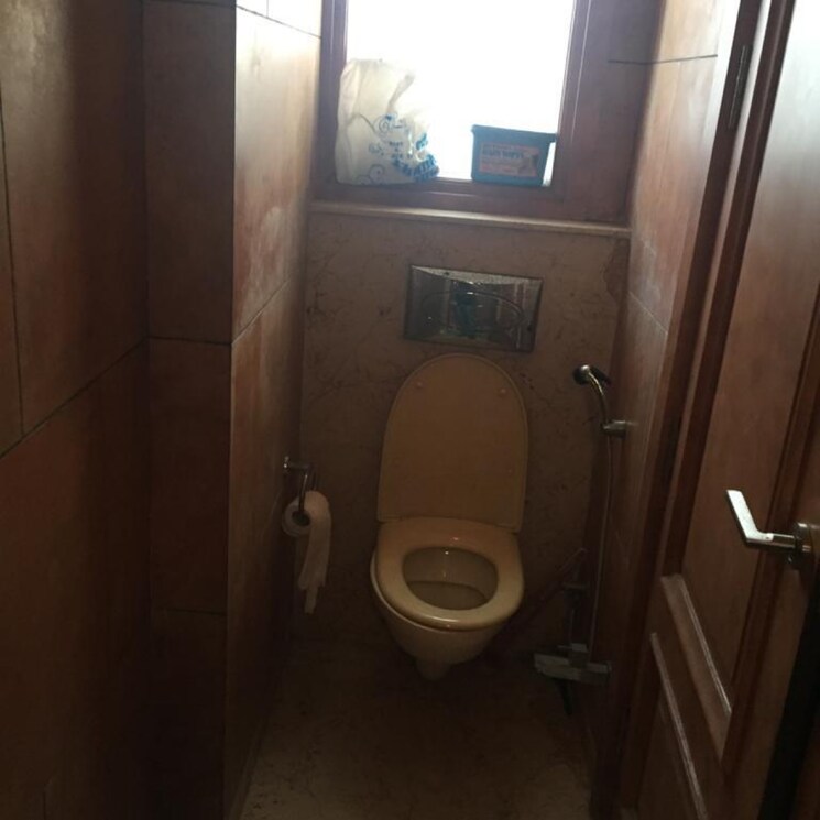 Bathroom, panchsheel enclave 3 Bedroom 2000 Sq.Ft. Builder Floor In Panchsheel Enclave Delhi 8714835