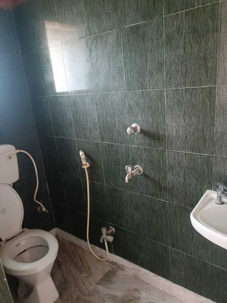 Bathroom, garia 2 Bedroom 900 Sq.Ft. Apartment In Garia Kolkata 8690460