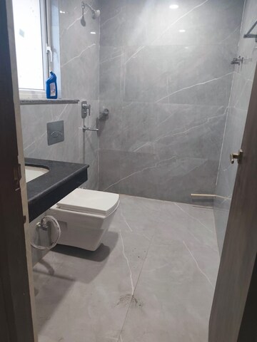 Bathroom in 6+ BHK Villa at Emaar Gomti Greens, Gomti Nagar – for Rent