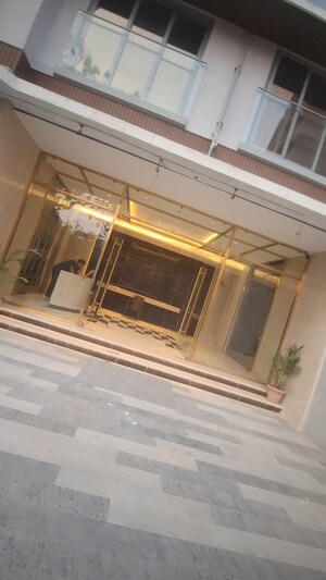 Furnished Amenities in 2 BHK Apartment at Veena Solace, Santacruz West – for Sale