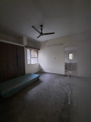 Room in 2 BHK Apartment at Sarita Vihar Pocket-J RWA, Sarita Vihar – for Sale