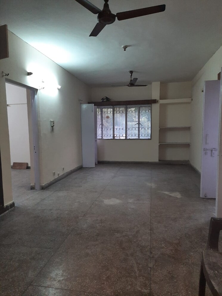 Room, sarita-vihar-pocket-j-rwa 2 Bedroom 929 Sq.Ft. Apartment In Sarita Vihar Delhi 8714887