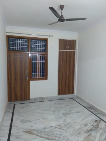 Room in 2 BHK Independent House at RWA Apartments Sector 71, Sector 71 – for Rent