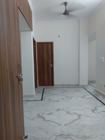 Room in 2 BHK Independent House at RWA Apartments Sector 71, Sector 71 – for Rent