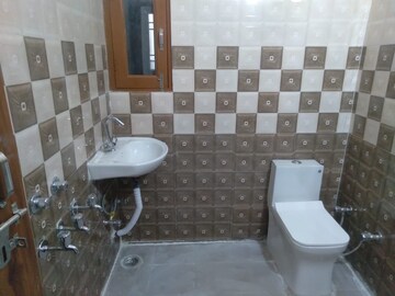 Bathroom in 2 BHK Independent House at RWA Apartments Sector 71, Sector 71 – for Rent