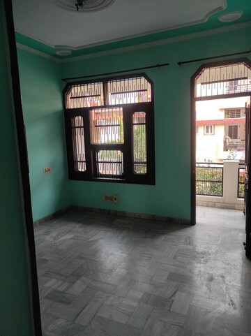Room in 3 BHK Independent House at Sector 7 – for Rent