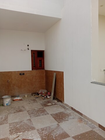 Room in 2 BHK Builder Floor at Sector 7 – for Rent