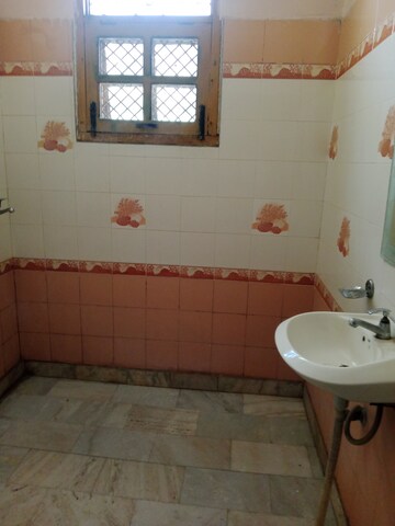 Bathroom in 3 BHK Builder Floor at Sector 18 – for Rent