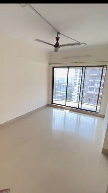 Room in 2 BHK Apartment at Milan Alpine, Andheri West – for Rent