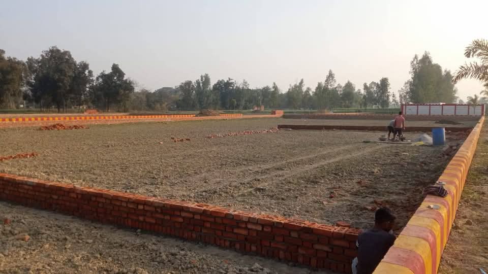 Plot For Sale in Sultanpur Road
