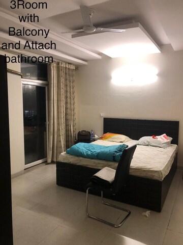 Bedroom in 3 BHK Apartment at Experion Capital, Gomti Nagar – for Rent