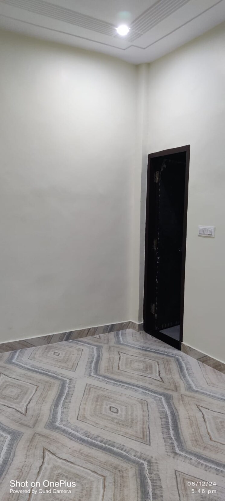 Room, indira nagar 3 Bedroom 1250 Sq.Ft. Villa In Indira Nagar Lucknow 8715004