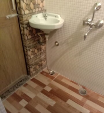 Bathroom in 2 BHK Villa at Aliganj – for Rent