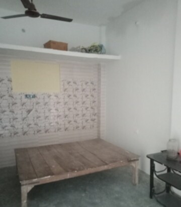 1 BHK Villa For Rent in Aliganj