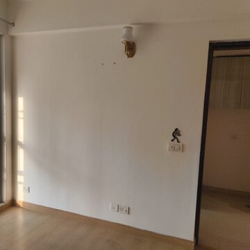 Room in 2 BHK Apartment at Jaypee Green Kosmos Phase II, Sector 134 – for Rent