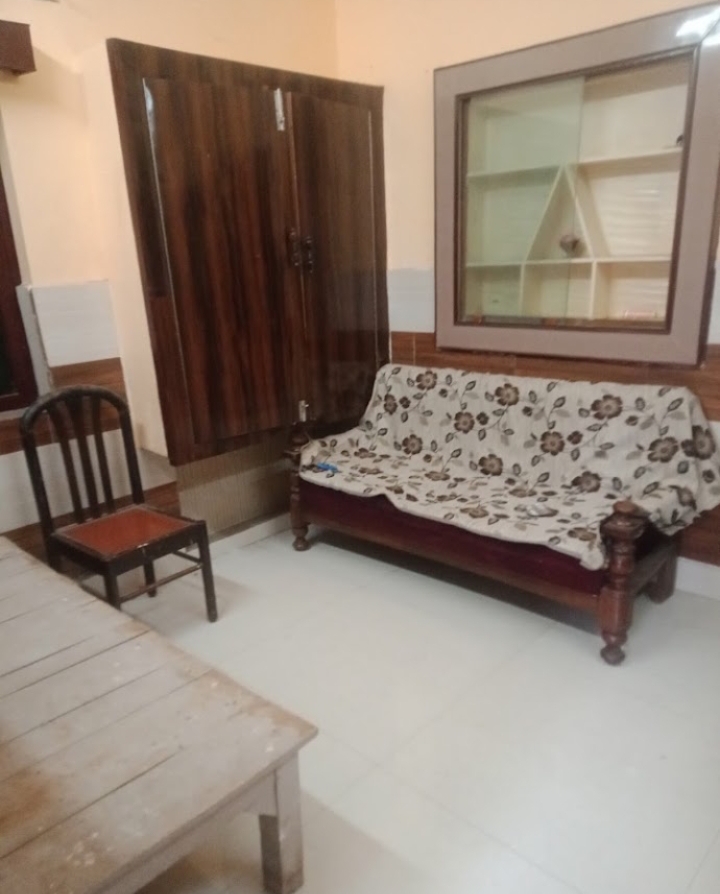 2 BHK + Study Room Villa For Rent in Aliganj