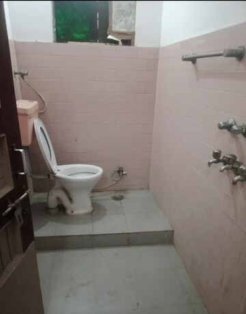 Bathroom in 2 BHK Villa at Aliganj – for Rent