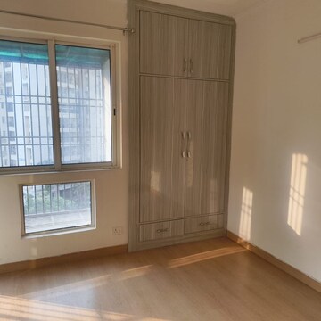 Room in 2 BHK Apartment at Jaypee Green Kosmos Phase II, Sector 134 – for Rent