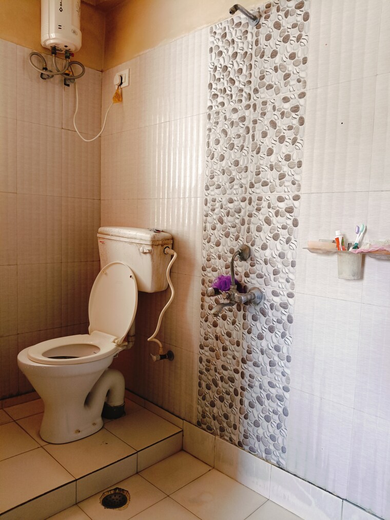 Bathroom, baguiati 2 Bedroom 830 Sq.Ft. Apartment In Baguiati Kolkata 8715062