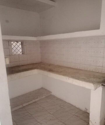Room in 2 BHK Independent House at Aliganj – for Rent
