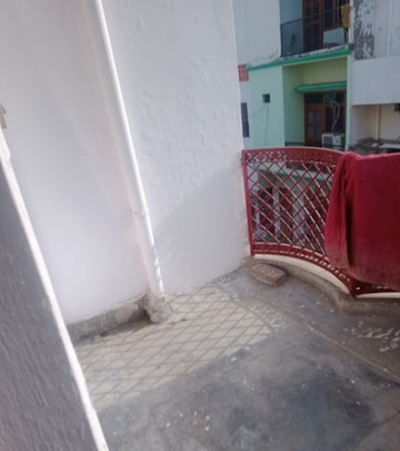 Balcony in 2 BHK Independent House at Aliganj – for Rent