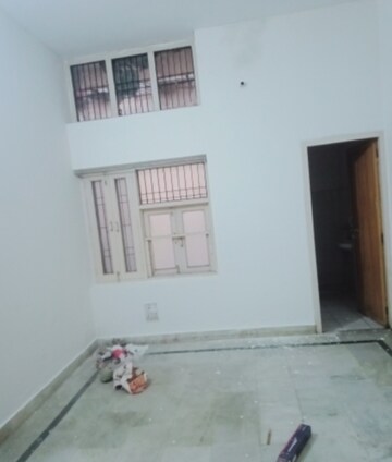 Room in 2 BHK Independent House at Jankipuram – for Rent
